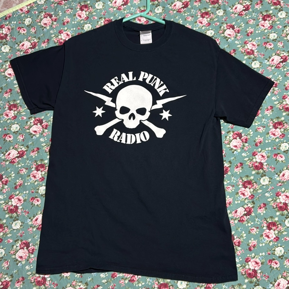 Punk Rock Radio skull 💀 t-shirt. Medium size, black shirt. Good condition. Rad!!